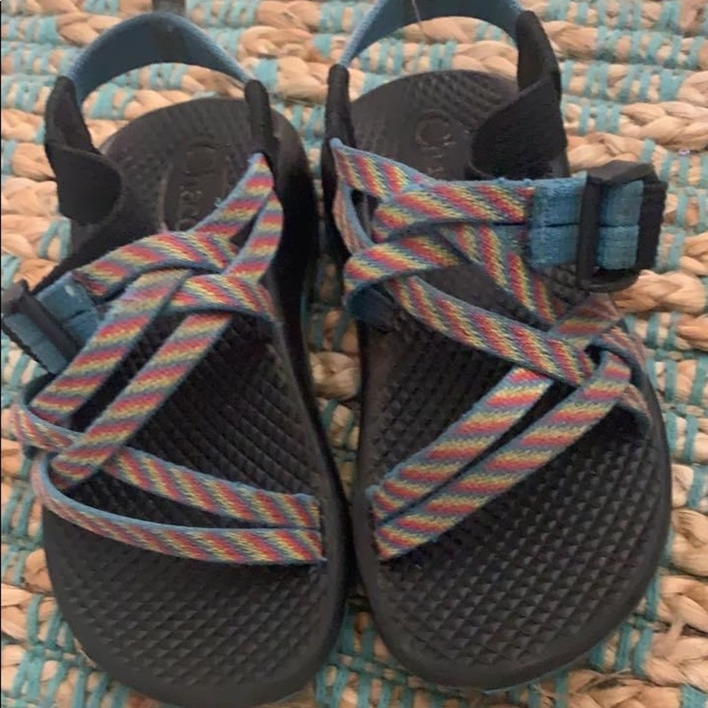 Girls chacos